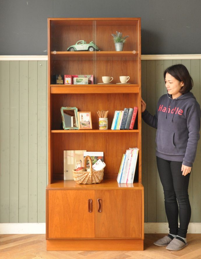 G-PLAN(Gプラン)　アンティーク家具　ヴィンテージ家具、G-plan（フレスコ）のキャビネット。リビングの電話台にもオススメです。(x-764-f)