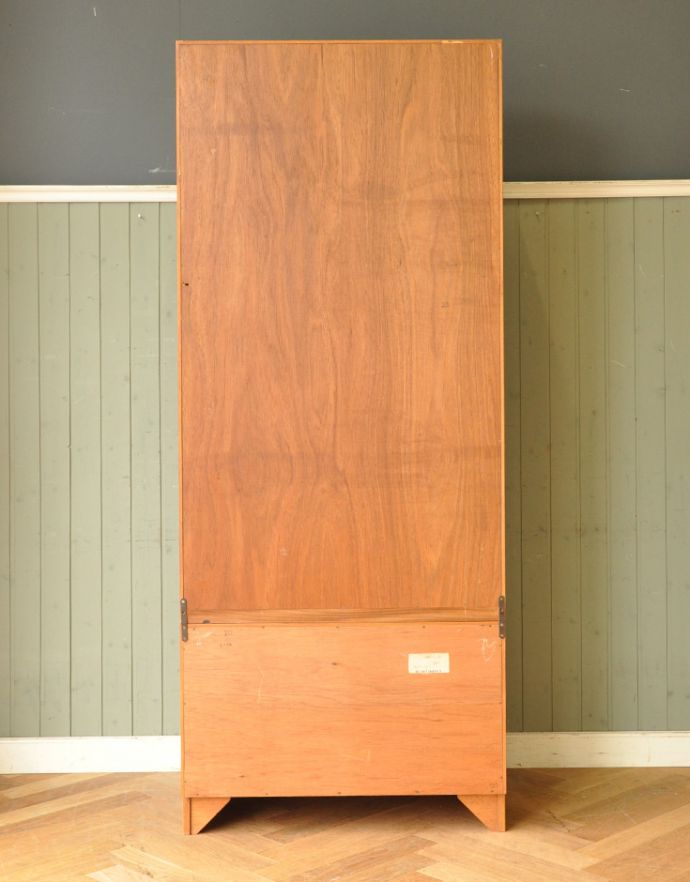 G-PLAN(Gプラン)　アンティーク家具　ヴィンテージ家具、G-plan（フレスコ）のキャビネット。きちんとメンテナンスしてあるので、裏側もキレイです。(x-764-f)