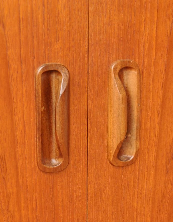 G-PLAN(Gプラン)　アンティーク家具　ヴィンテージ家具、G-plan（フレスコ）のビューローキャビネット（デスク）。シンプルでカッコいい取っ手。(x-765-f)