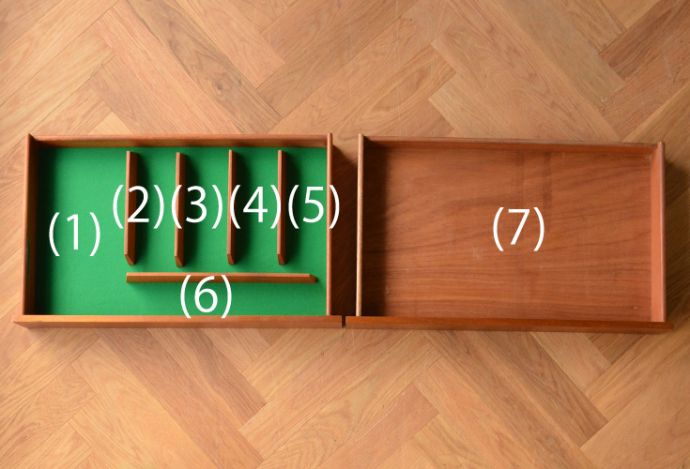 アンティークのキャビネット アンティーク家具 収納たっぷりのヴィンテージ家具、マッキントッシュ社のサイドボード。引き出しがあるので細かいものもしまえます。(x-772-f )