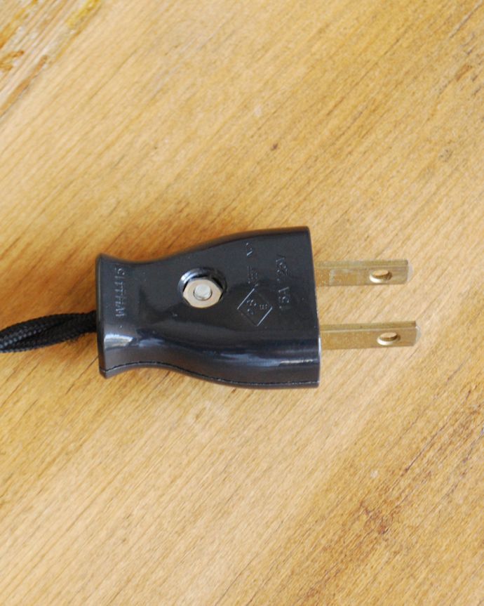 スタンドライト　照明・ライティング　希少なアンティークアングルポイズ　モデル75（E17シャンデリア球付） 。黒いコンセントです。(x-789-z)