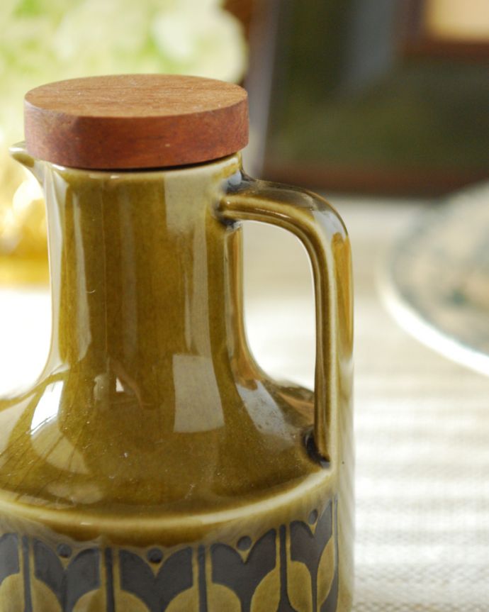 Hornsea（ホーンジー）　アンティーク雑貨　ホーンジー定番のレイクランドグリーン、アンティークのビネガーポット（HORNSEA）。アンティークのため、多少の欠け・傷がある場合がありますが、使用上問題はありませんので、ご了承下さい。(x-804-z)