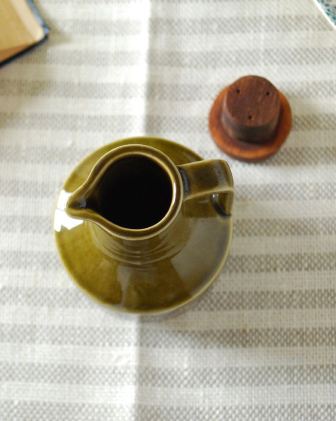 Hornsea（ホーンジー）　アンティーク雑貨　ホーンジー定番のレイクランドグリーン、アンティークのビネガーポット（HORNSEA）。内側もキレイな状態です。(x-804-z)