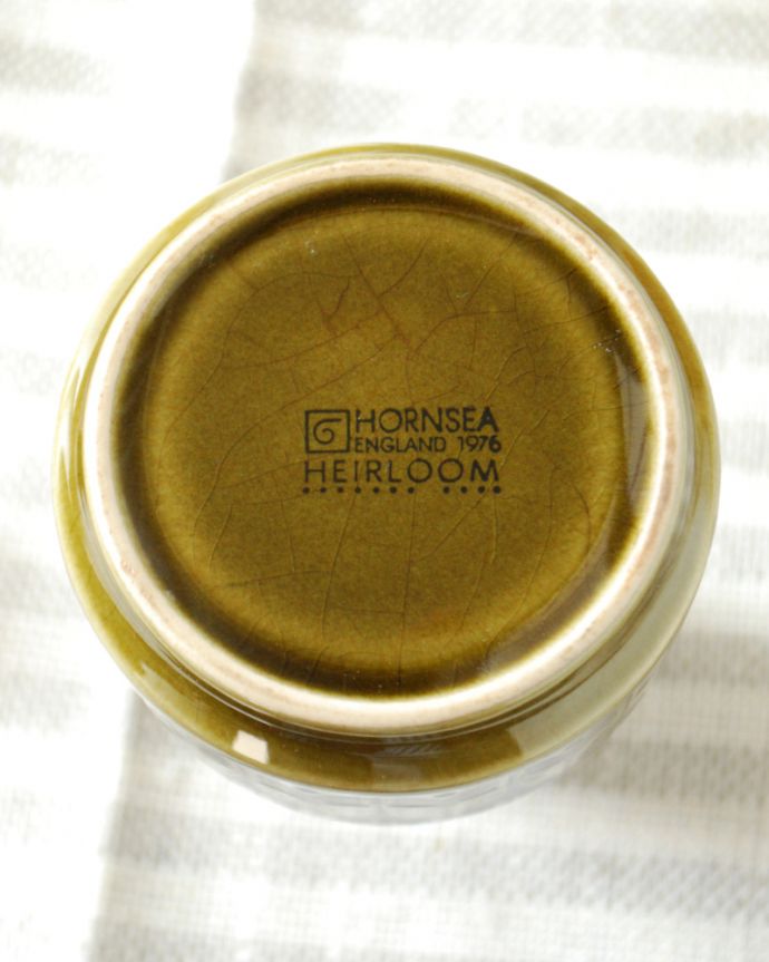 Hornsea（ホーンジー）　アンティーク雑貨　ホーンジー定番のレイクランドグリーン、アンティークのビネガーポット（HORNSEA）。メーカーのロゴが付いています。(x-804-z)