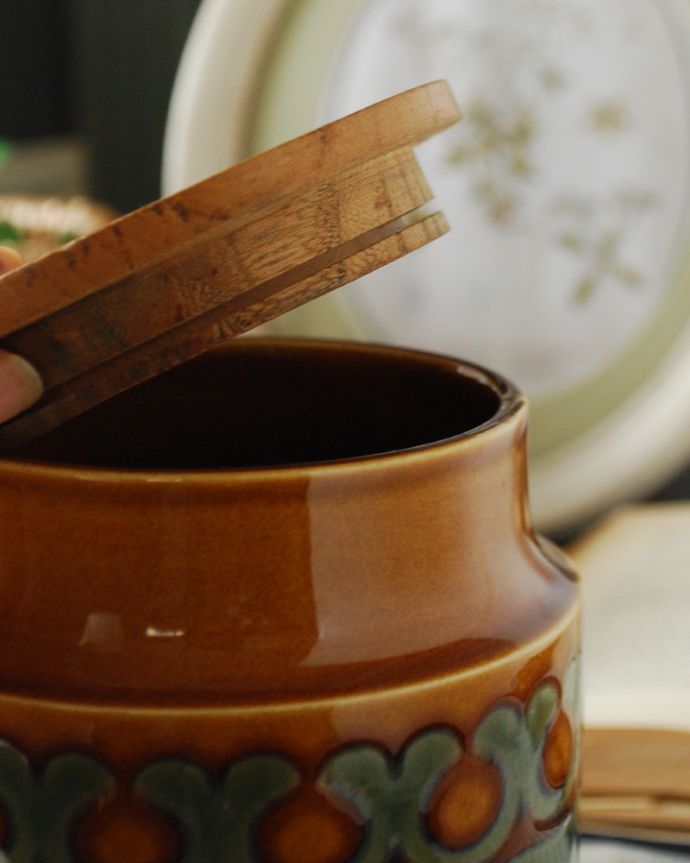 アンティーク 陶磁器の雑貨 アンティーク雑貨 ホーンジー社「ブロンテ」シリーズ、アンティークキャニスター (SUGAR)。アンティークのため、多少の欠け・傷がある場合がありますが、使用上問題はありませんので、ご了承下さい。(x-810-z)