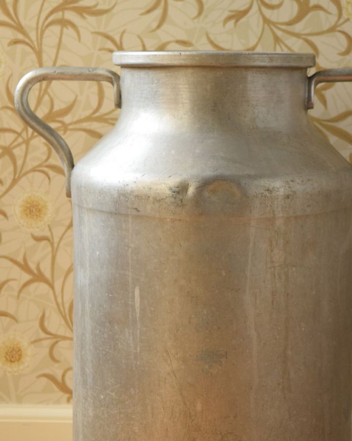 シルバーのカトラリー アンティーク雑貨 フランスで出会ったアンティーク雑貨、アンティークミルク缶。可愛い持ち手付きです。(x-814-z)