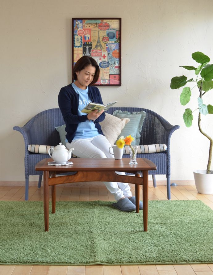 G-PLAN(Gプラン)　アンティーク家具　G-planのカッコいいヴィンテージ家具、北欧スタイルのチーク材センターテーブル。天板が広いので、ゆったりとお使い頂けます。(x-817-f)