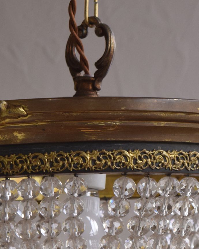 シャンデリア　照明・ライティング　フランス輸入の照明、真鍮×ガラスのアンティークシャンデリア（Ｅ26球）。真鍮の１つ１つ美しい装飾には思わずうっとりしてしまいます。(x-821-z)