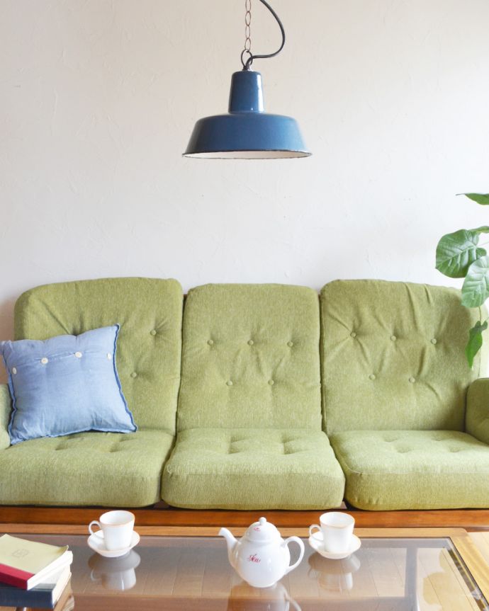 ペンダントライト　照明・ライティング　自宅でカフェ気分が味わえる！アンティークエナメルランプ（Ｅ26球付き）。エナメルランプは、お部屋にピリッとスパイスを効かせてくれるアイテムです。(x-824-z)