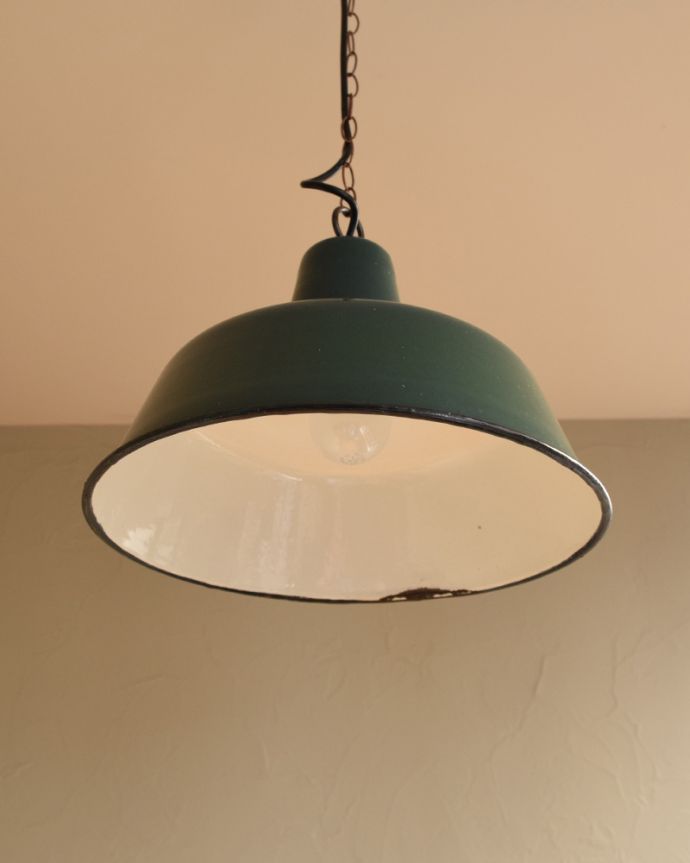 ペンダントライト　照明・ライティング　北欧スタイルのお部屋に人気のヴィンテージエナメルランプ（Ｅ26球付き）。オーバーホール済みなので安心してお使い頂けます。(x-825-z)