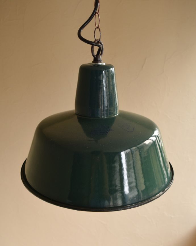 ペンダントライト　照明・ライティング　北欧スタイルのお部屋に人気のヴィンテージエナメルランプ（Ｅ26球付き）。アンティークのため、多少の欠け・傷がある場合がありますが、使用上問題はありませんので、ご了承下さい。(x-825-z)