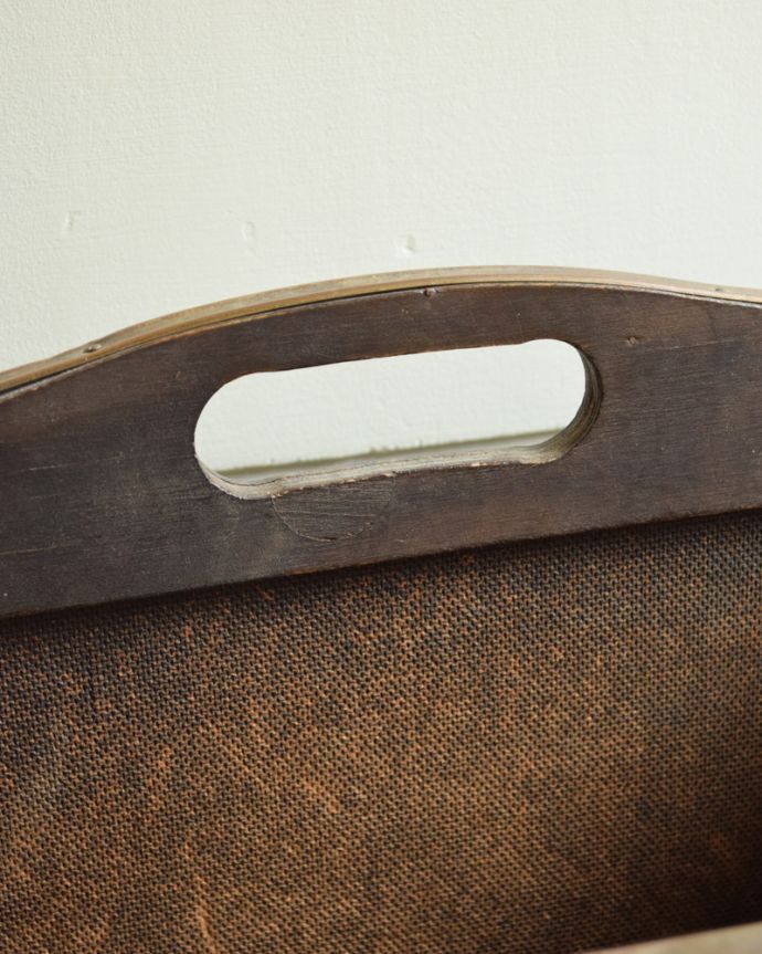 マガジンラック　アンティーク家具　英国から到着、真鍮製のアンティークマガジンラック（帆船）。持ち手が付いているので、持ち運びも楽チン！使いたいところで使ってくださいね。(x-827-f)