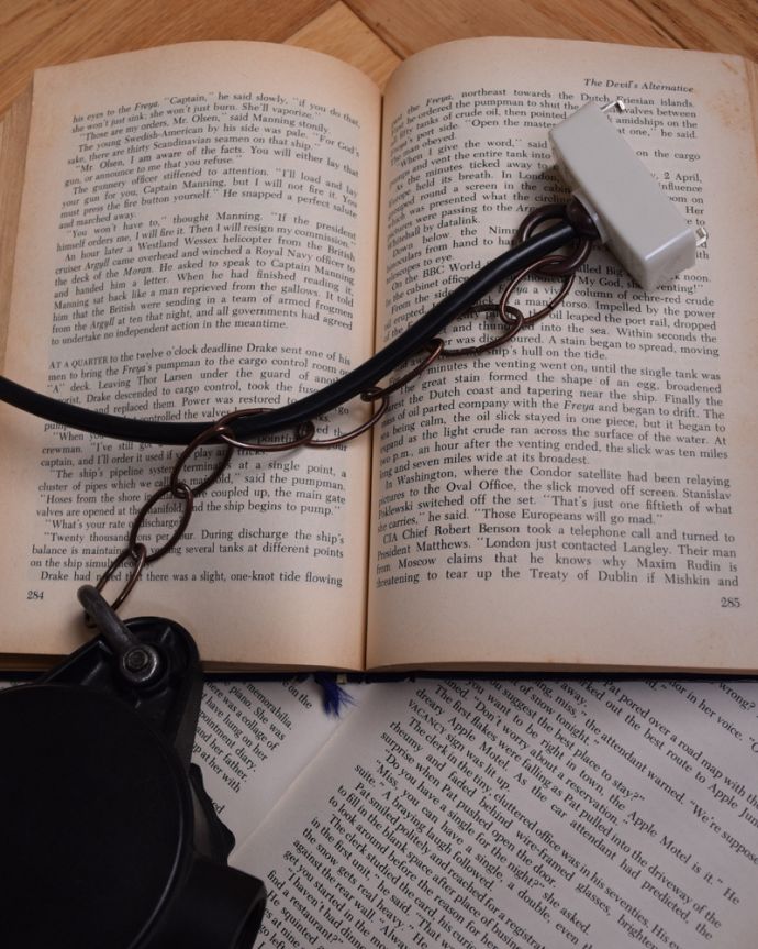 ペンダントライト 照明・ライティング 生まれは、ドイツ!ブラックカラーのヴィンテージエナメルランプ(E26球付き)。チェーンが付いているので、強度があります。(x-828-z)