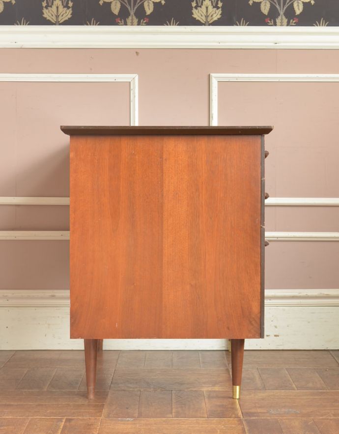 アンティークのデスク・書斎机　アンティーク家具　北欧風のインテリア、スタイリッシュなヴィンテージデスク（机）。サイドも美しいです。(x-836-f)