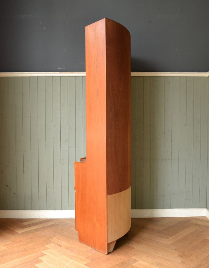 アンティークのキャビネット アンティーク家具 収納たっぷりのヴィンテージ家具、ネイサンのコーナーシェルフ。丈夫に作られているので、長くお使いいただけます。(x-845-f)