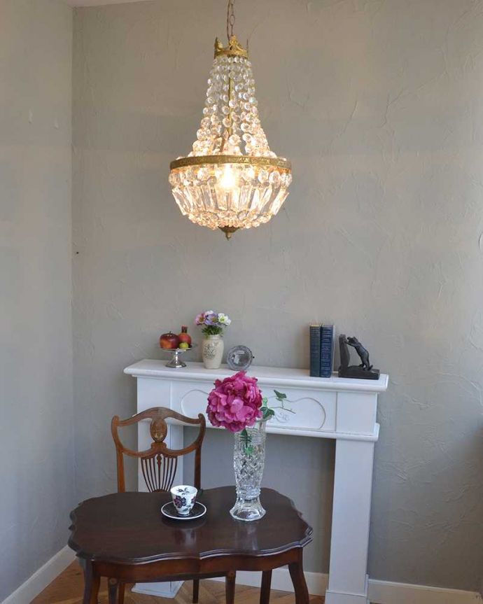 シャンデリア　照明・ライティング　フランス輸入のアンティーク シャンデリア(１灯)（Ｅ17シャンデリア球付）。お部屋の主役になるほどの存在感です。(x-850-z)