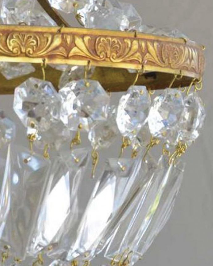 シャンデリア　照明・ライティング　フランス輸入のアンティーク シャンデリア(１灯)（Ｅ17シャンデリア球付）。ガラスには、写真に映らない多少の欠け・傷がある場合がありますが、使用上問題はありませんので、ご了承下さい。(x-850-z)