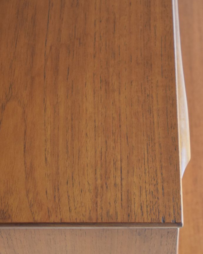 ビューロー　アンティーク家具　お片付けはお任せ！北欧テイストのシンプルなヴィンテージビューロー（デスク）。木目もキレイです。(x-856-f)