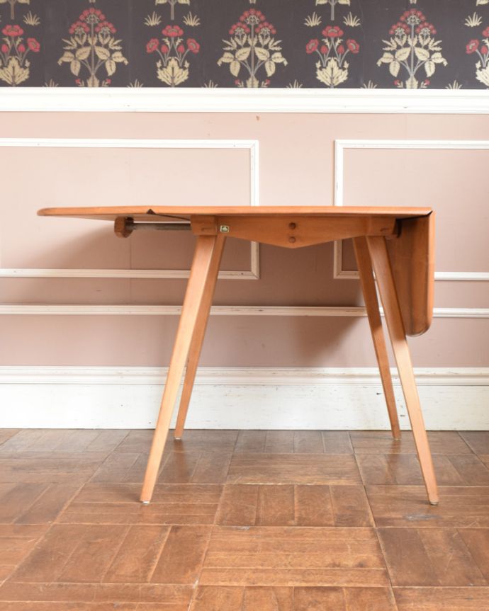 アーコールの家具　アンティーク家具　３パターンのサイズ展開可能、ヴィンテージのアーコールドロップリーフテーブル。片側だけ閉じれば、壁につけてパソコン台にしたり、プリンタやデスクランプも置けますよ。(x-858-f)