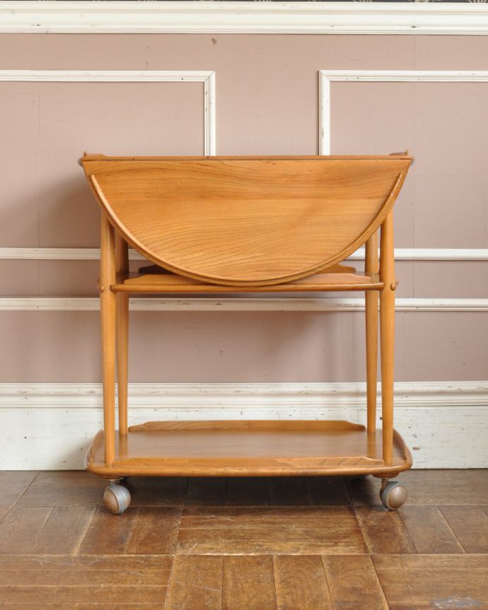 アーコールの家具　アンティーク家具　３つのサイズに切り替えができるERCOL社のヴィンテージワゴンテーブル。きちんとメンテナンスしていますので、届いたその日からお使いいただけます。(x-867-f)