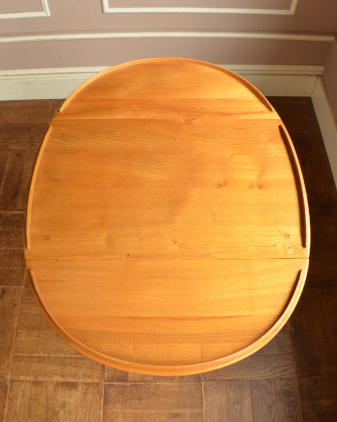 アーコールの家具　アンティーク家具　３つのサイズに切り替えができるERCOL社のヴィンテージワゴンテーブル。天板もキレイに仕上げました。(x-867-f)