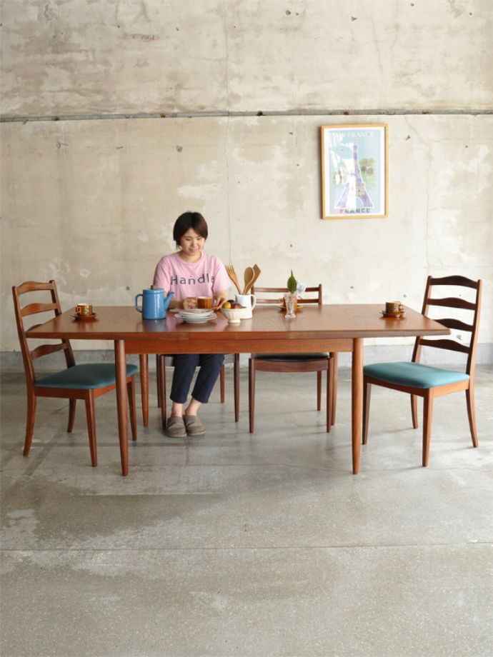 G-PLAN(Gプラン)　アンティーク家具　G-planのヴィンテージ家具、チーク材の伸張式のダイニングテーブル。大人気のダイニングテーブル。(x-871-f)