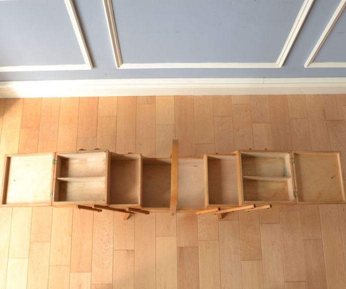 ソーイングボックス アンティーク家具 インテリアとしてもオシャレなアンティークのソーイングボックス(裁縫箱)。3段に分けて収納できます。(x-914-f)