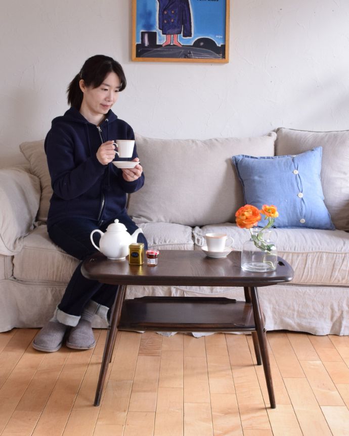 アーコールの家具　アンティーク家具　ERCOL社のサイドテーブル、北欧モダンなアンティーク家具。どんなテイストにもマッチしてしまうのが、このアーコールのコーヒーテーブルです。(x-934-f)