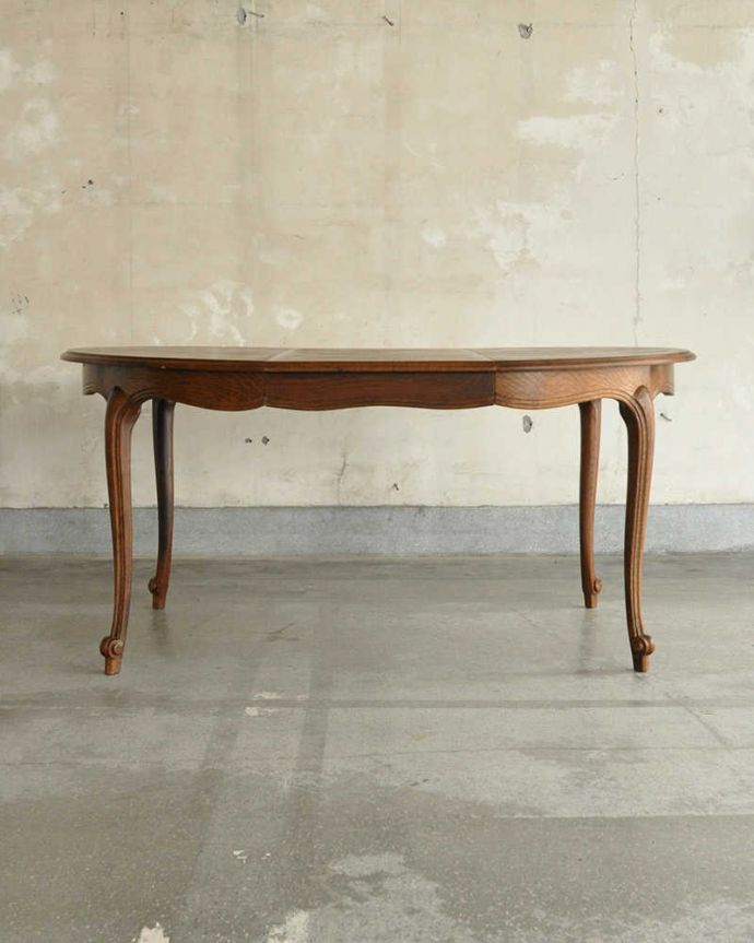 アンティークのテーブル　アンティーク家具　天板の組木細工が美しい、フランス輸入のアンティークエクステンションダイニングテーブル。もちろん常に広げたままの状態でもお使い頂けます。(x-956-f)