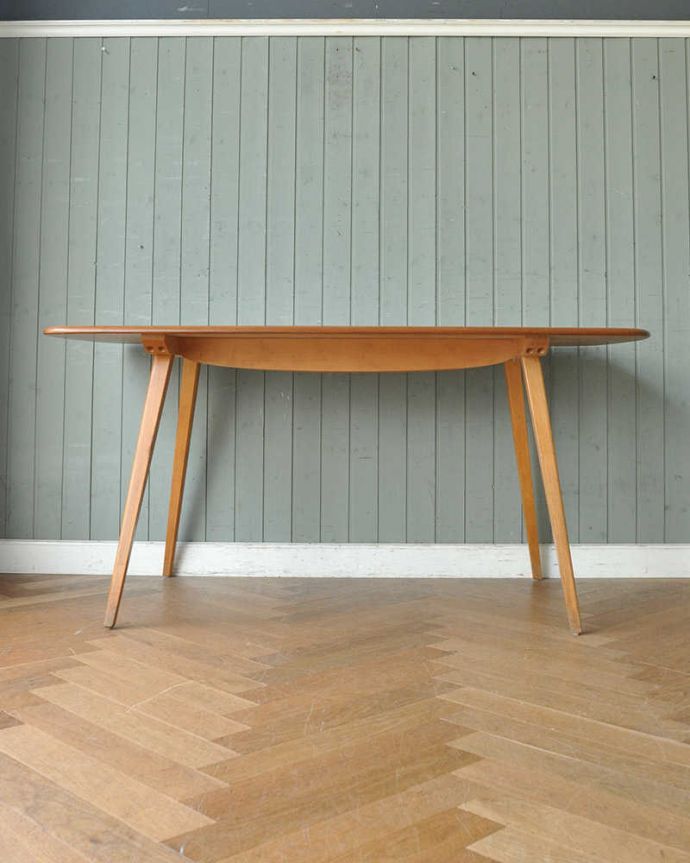 アーコールの家具 アンティーク家具 北欧デザインの王道 アンティークアーコールテーブル。横から見てもステキテーブルを横から見るとこんな感じ。(x-961-f)