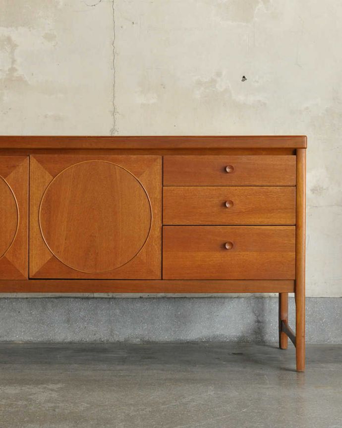 サイドボード　アンティーク家具　北欧インテリア、Nathan（ネイサン）社のキレイなヴィンテージサイドボード。リビングで電話などの置き場所として使っても最適です。(x-963-f)