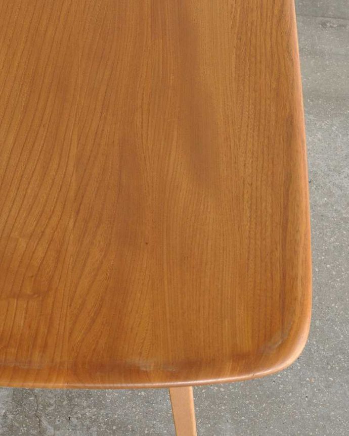 アーコールの家具　アンティーク家具　アーコール社のアンティーク家具、シンプルなダイニングテーブル。きちんとお直ししているので、天板もキレイな状態です。(x-982-f)