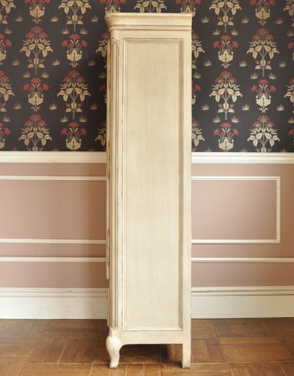 大人フレンチスタイルにお勧めのアンティーク風キャビネット（ワード