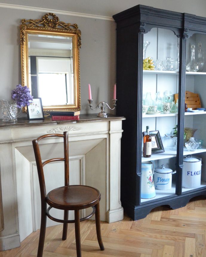 アンティーク風の家具 アンティーク風 憧れのフランスのようなインテリアにアンティーク風のマントルピース。これがあれば、憧れだったフレンチスタイルがあっという間に作れます。(y-162-f)