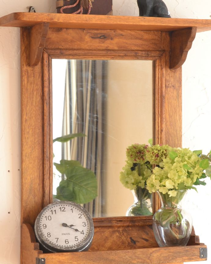 アンティーク風の家具 アンティーク風 玄関やトイレでも使えそう!嬉しいミラー付きのウォールシェルフ。ミラーがあるので、お手洗いや玄関でも機能的に使えます。(y-197-f)