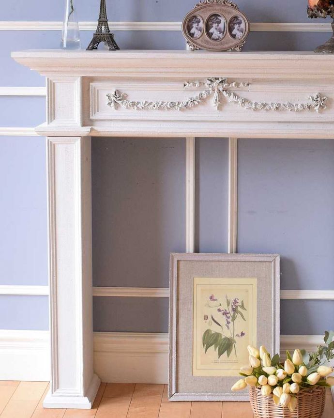 アンティーク風のインテリアアクセサリー アンティーク風 マントルピース/コンソールテーブル。本物の暖炉みたいで、どこから見ても絵になります。(y-242-f)