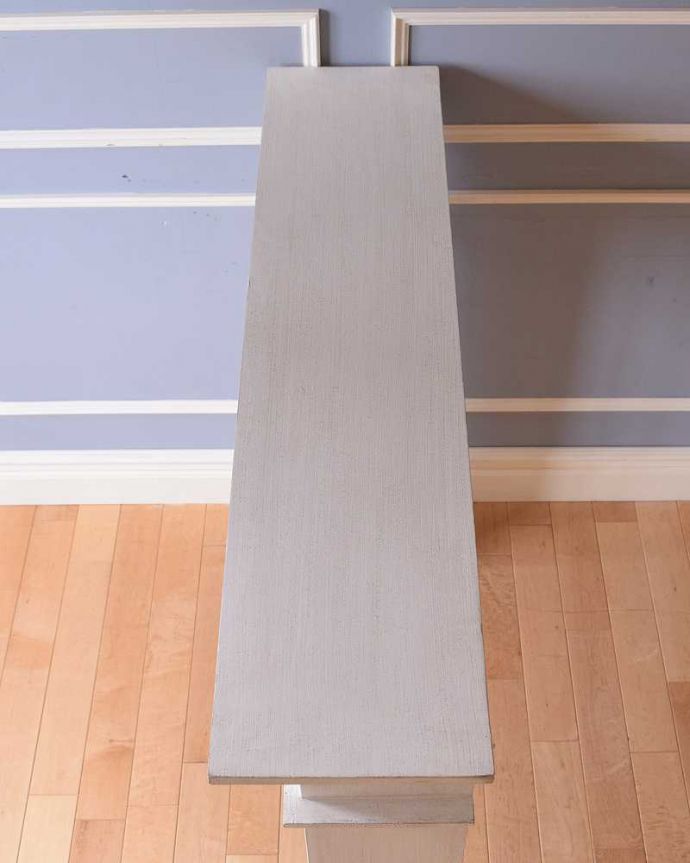 アンティーク風のインテリアアクセサリー アンティーク風 マントルピース/コンソールテーブル。上は広々としています。(y-242-f)