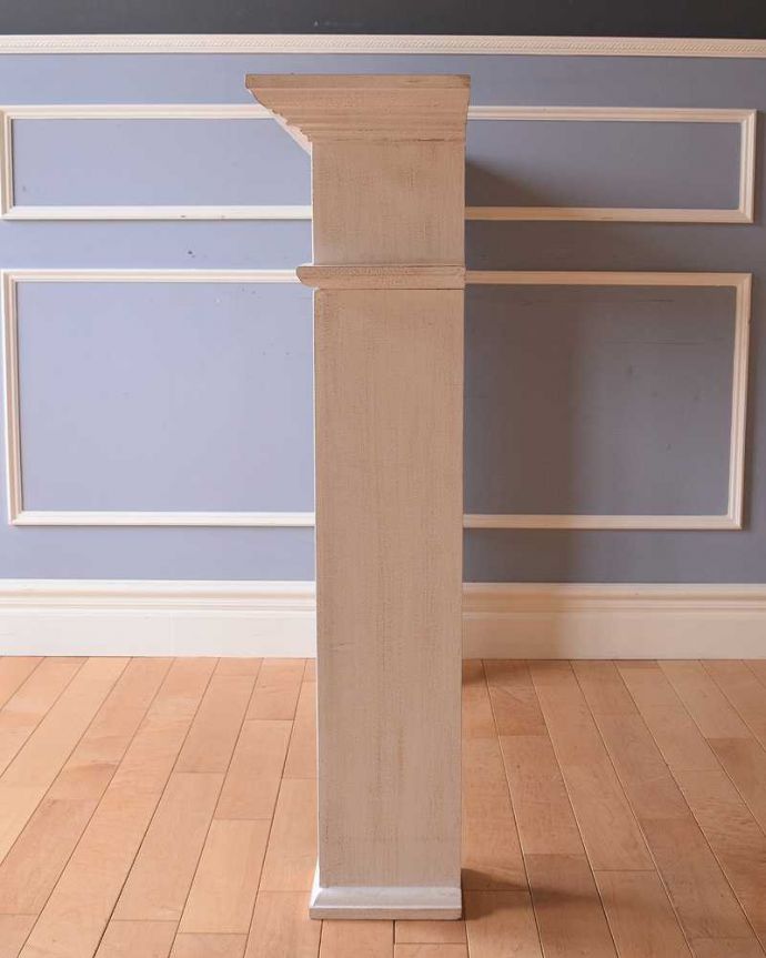 アンティーク風のインテリアアクセサリー アンティーク風 マントルピース/コンソールテーブル。横から見るとこんな感じ。(y-242-f)