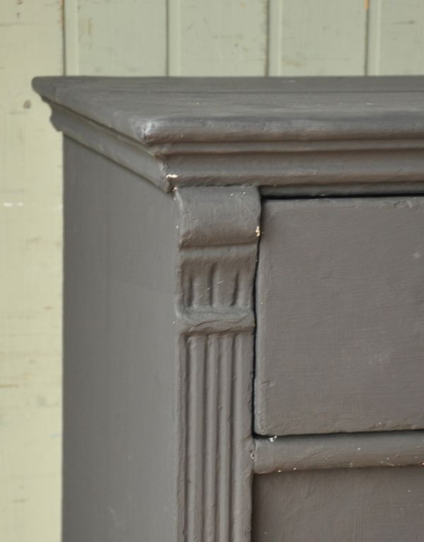 アンティークのキャビネット　アンティーク家具　大人のフレンチスタイルへ、ブラックペイントのアンティークキャビネット。隅々までしっかり装飾が施されています。(z-008-f)