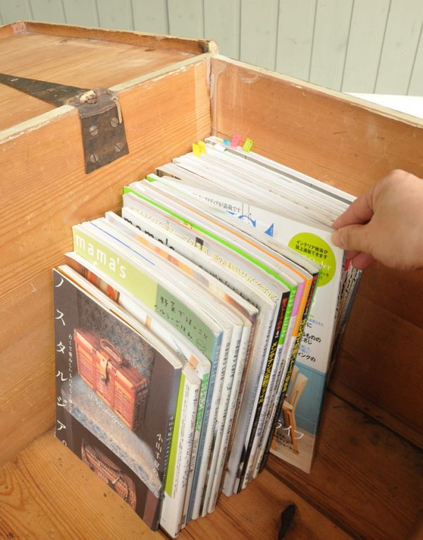 ブランケットボックス・収納ボックス　アンティーク家具　ペイントされたアンティーク家具、イギリスのブランケットボックス 。お部屋のごちゃごちゃをスッキリ解決！１台２役の頼もしい家具です。(z-009-f)