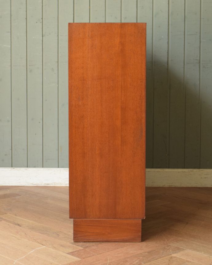 チーク材のヴィンテージ北欧家具、引き戸式キャビネット(z-018-f