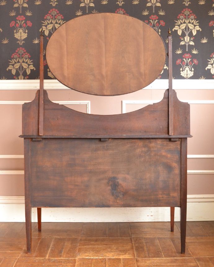 アンティークのドレッサー　アンティーク家具　英国輸入のアンティーク家具、ドレッシングチェスト（鏡台）。キチンとメンテナンスしてあるので、裏側もキレイです。(z-020-f)