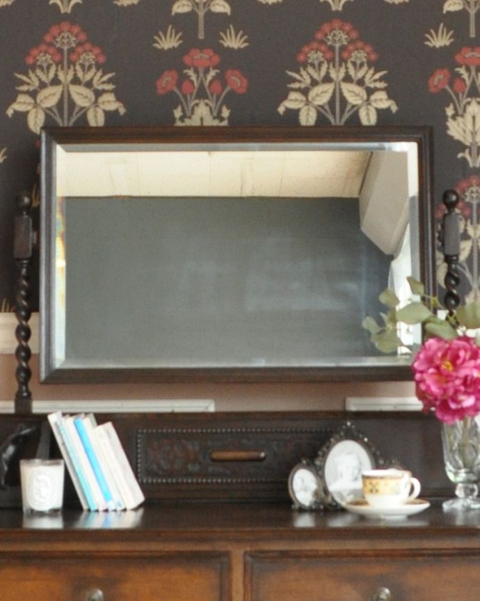 アンティークのドレッサー　アンティーク家具　英国のオシャレなアンティーク家具、実用的なドレッシングチェスト（鏡台）。大きな鏡はお部屋を広く見せる効果大。(z-021-f)