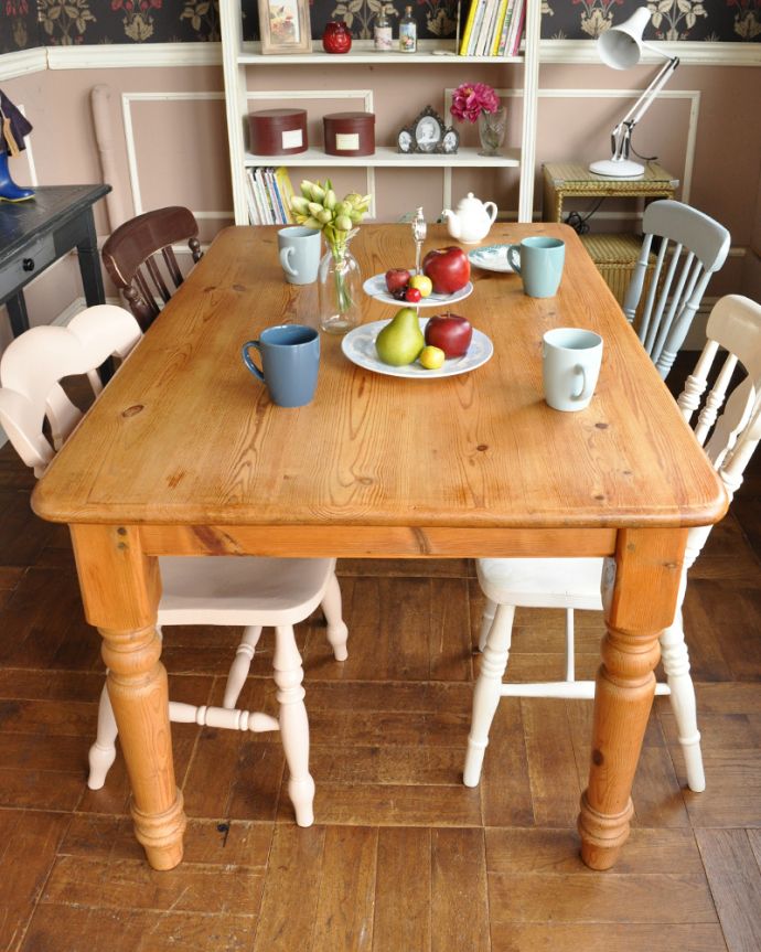 ロイドテーブル　アンティーク家具　ナチュラルなカントリースタイルのお部屋に似合うアンティークダイニングテーブル。。(z-025-f)