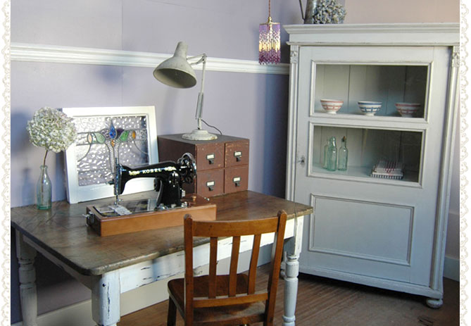 自分だけのアンティークダイニングテーブル