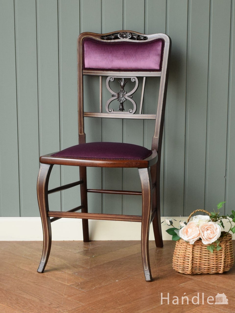 英国アンティークの美しいアーム付き椅子、透かし彫りの入ったサロンチェア (q-517-c)