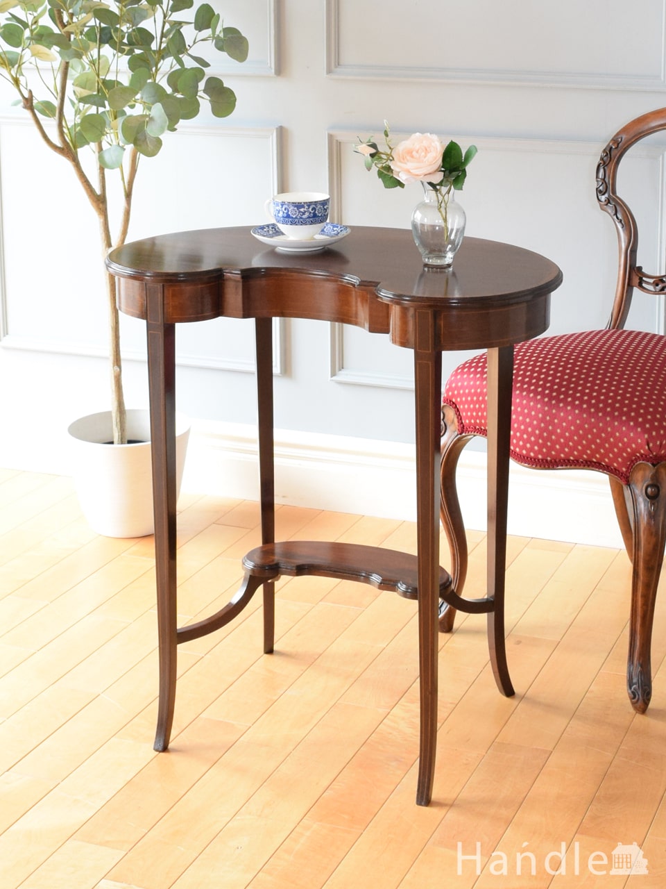 アンティークのおしゃれなサイドテーブル、キドニー型のオケージョナルテーブル (k-3043-f)