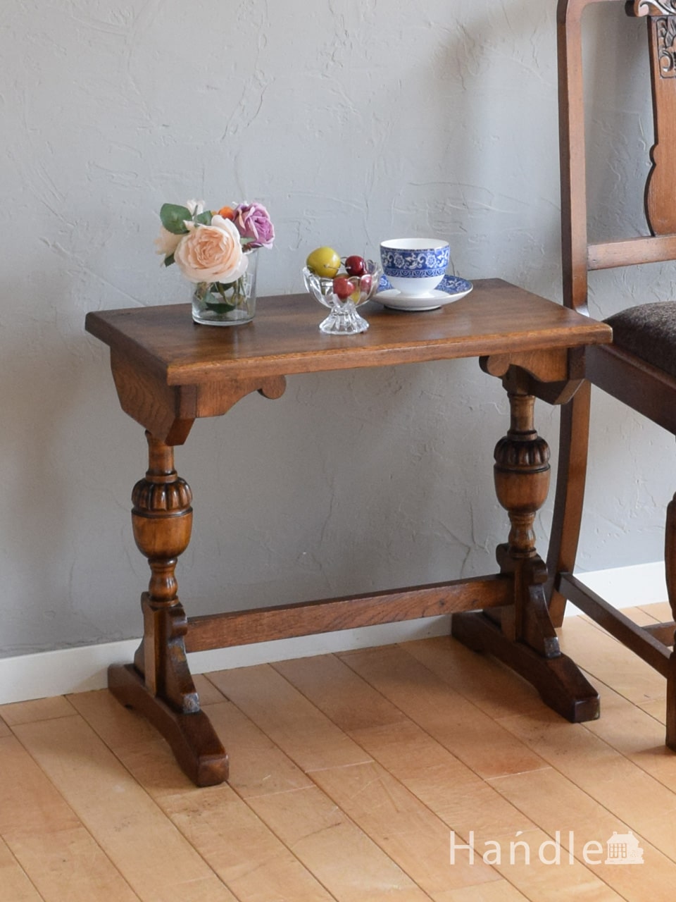 英国アンティークのおしゃれなローテーブル、バルボスレッグが美しいコーヒーテーブル (m-1084-f)