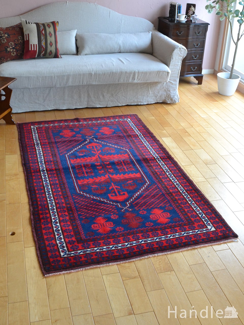 一点もののおしゃれなビンテージ絨毯 トルコバルケシルのトライバルラグ（ヤージュベディル） (m-5081-z)