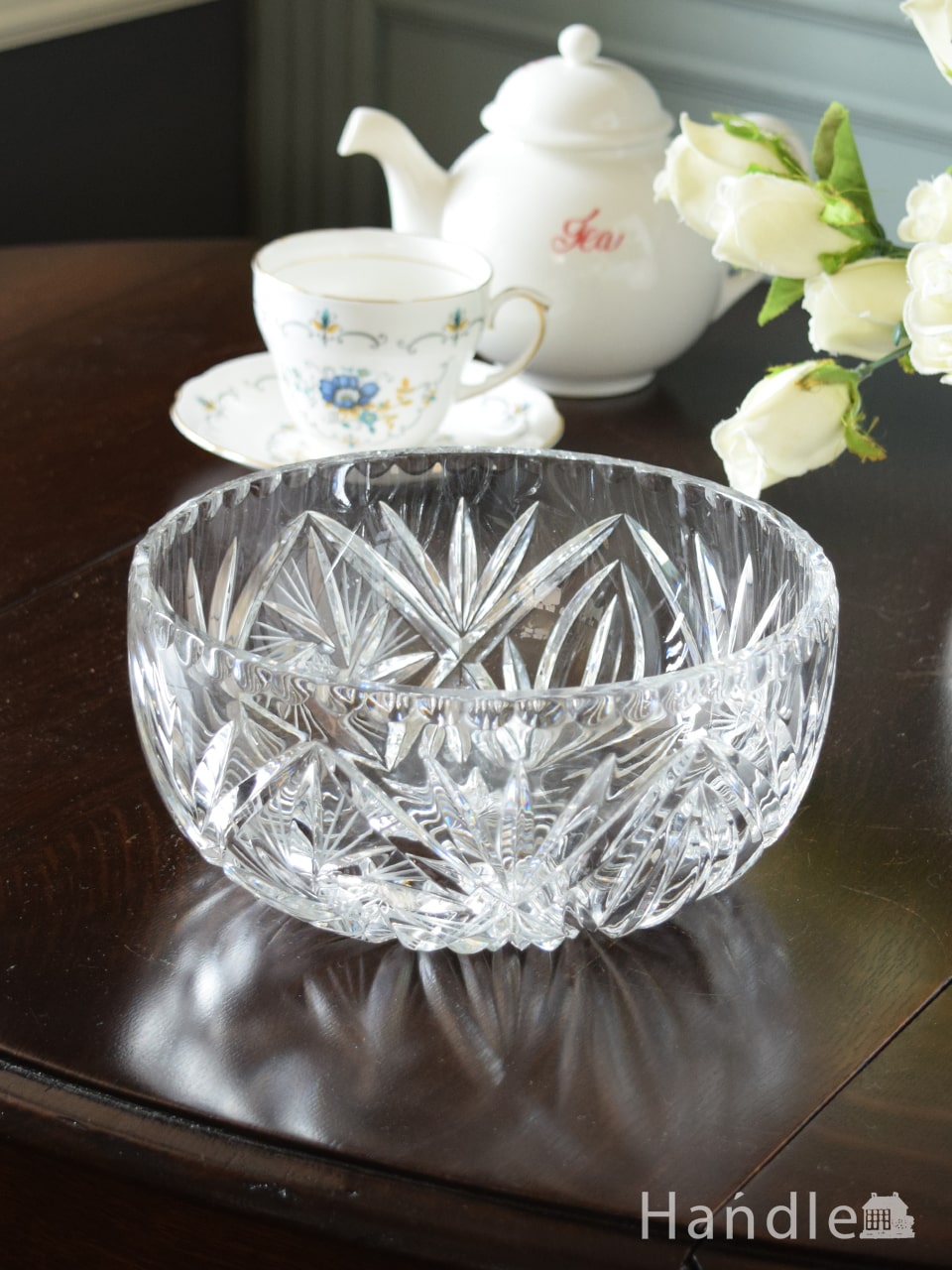 アンティークガラスの食器、型押し模様がキラキラ輝くアンティークガラスのボウル (pg-7134)